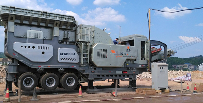Mobile sand making machine